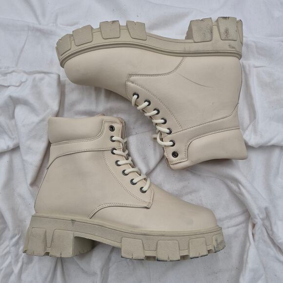 NEW Wild Diva Lace Up Lug-Sole Chunky Block Heel Combat Ankle Boots size 8 - Picture 2 of 5